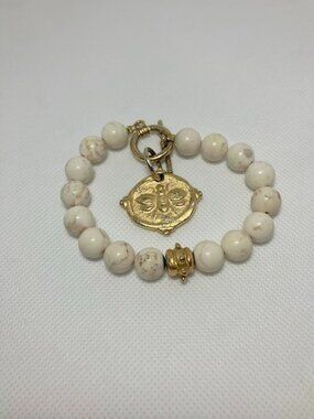 Susan Shaw Gold Bee Intaglio on Semi Precious Stone Bracelet Natural Nature Boho